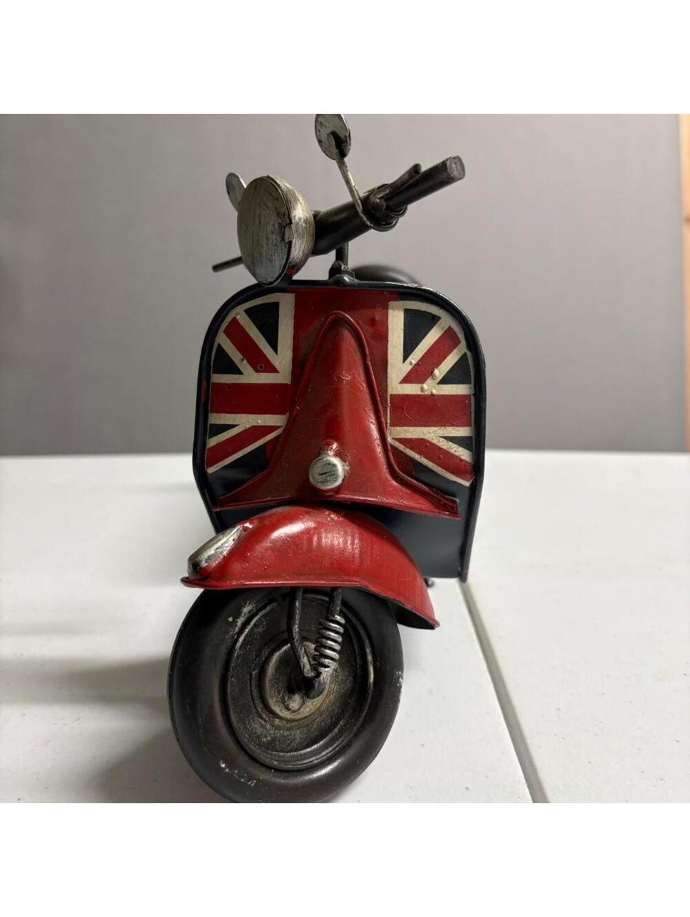 Vintage Metal Vespa Scooter Model Union Jack British Flag Decorative Figurine - Picture 8 of 12